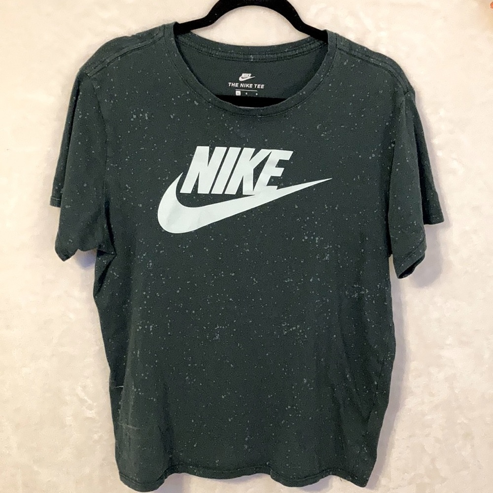 L• Womens Nike T Shirt